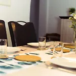 Apartment Hirsch: Wohnung Fuer Die Ganze Familie Mit Disney+
